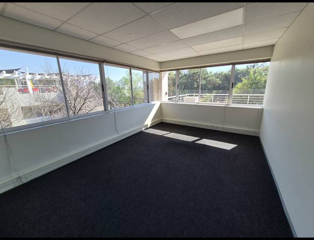 559M² OFFICE TO LET IN WOODMEAD